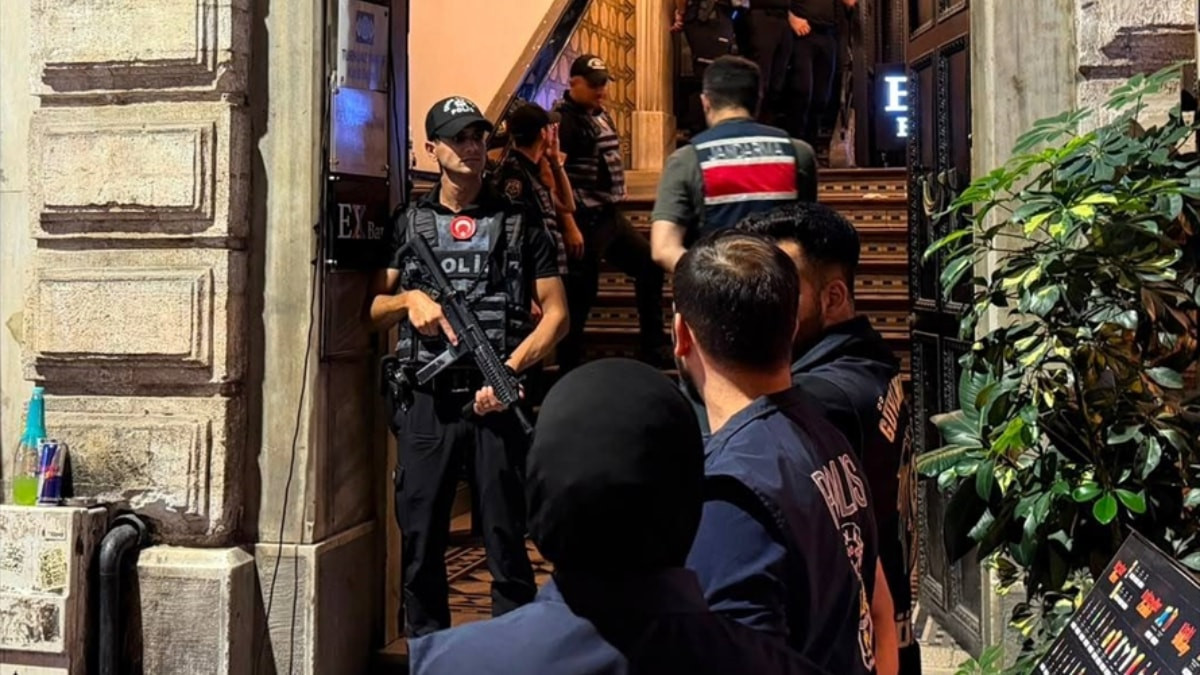 Aileyi tehdit eden sapkınlıklara yönelik başlatılan 'Ailem Güvende' operasyonları Avrupalı