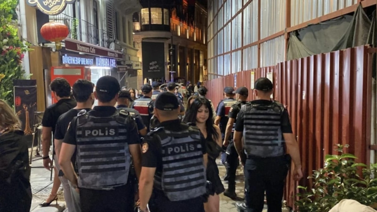 Ailem Güvende soruşturmaları kapsamında 6 LGBT derneğine operasyon düzenlendi. 6