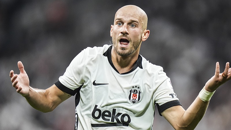 Beşiktaşlı Vaclav Cerny transfer döneminde Rangers'ın radarına girmişti. Ancak Italiano'nun