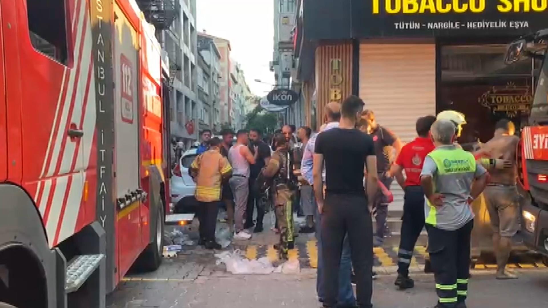 İstanbul Bakırköy'de bir otelde yangın çıktı. Yangında yaralanan 12 kişi