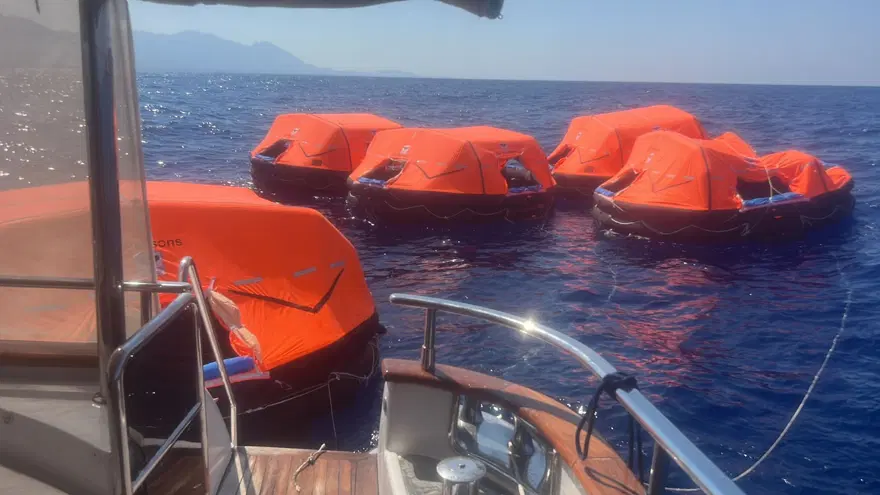 Girne'de batan Filo Jet'in geçmişteki hasarları tartışılıyor. Bir gemi mühendisi