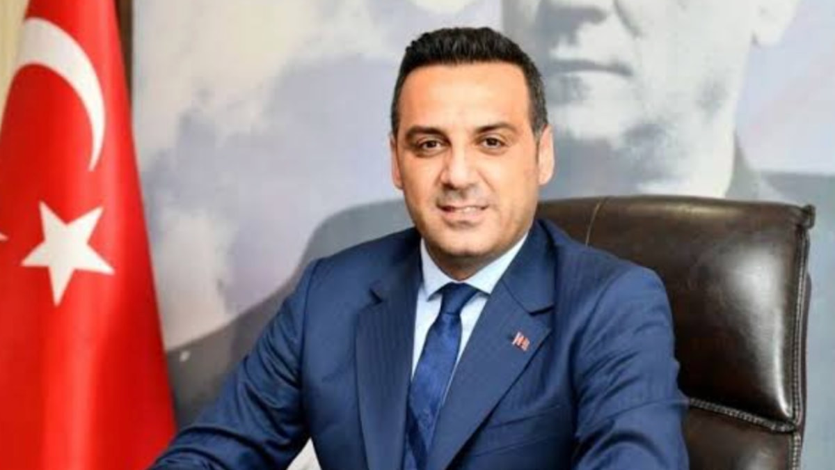 İzmir Çiğili Belediye Başkanı Onur Emrah Yıldız’ın, AK Parti Genel