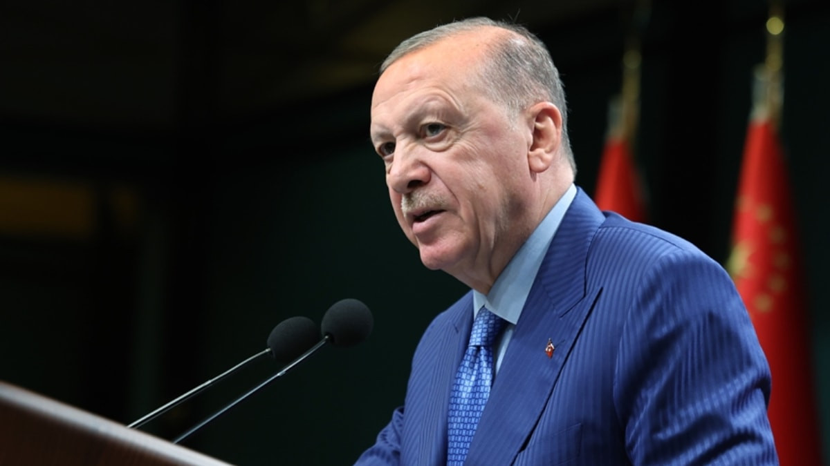 Cumhurbaşkanı Erdoğan, AK Parti’nin en önemli vasıflarından birinin yenilenerek yoluna