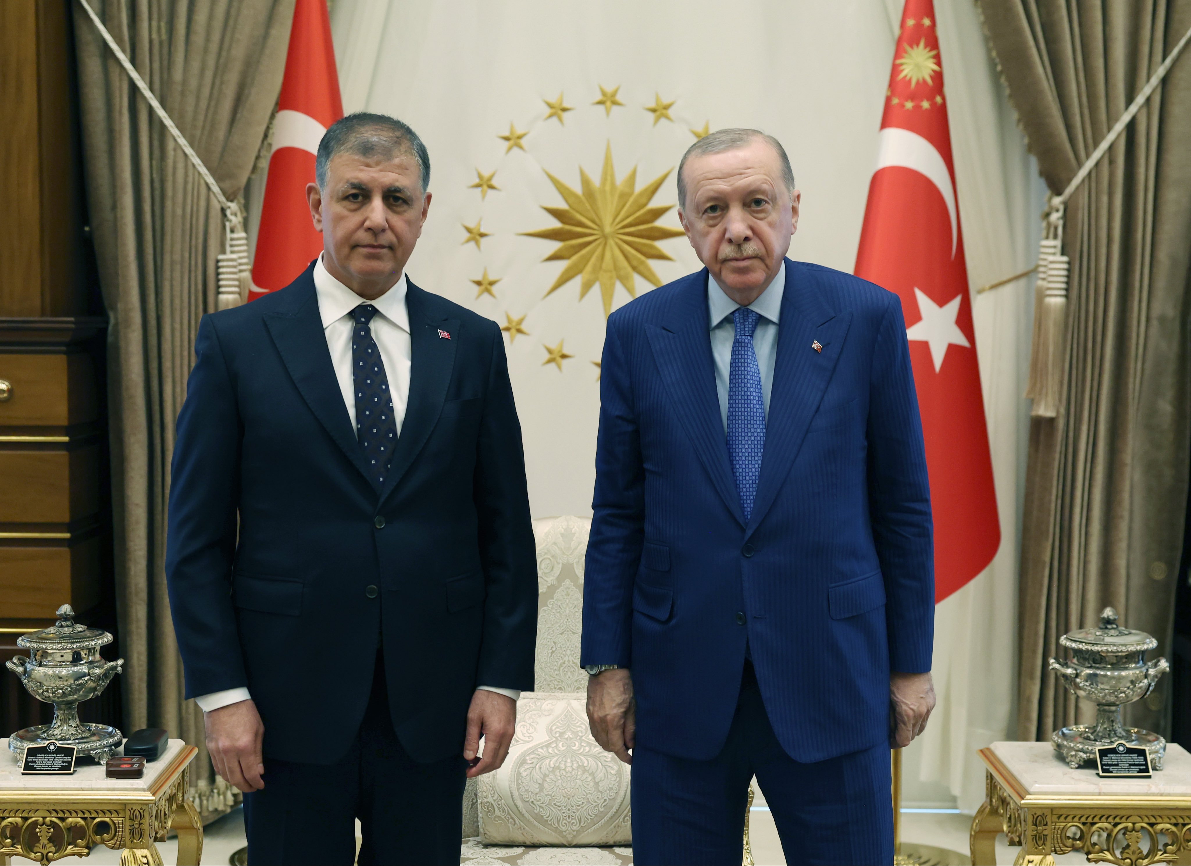 Cumhurbaşkanı Erdoğan, İzmir Büyükşehir Belediye Başkanı Cemil Tugay ile Beştepe'de