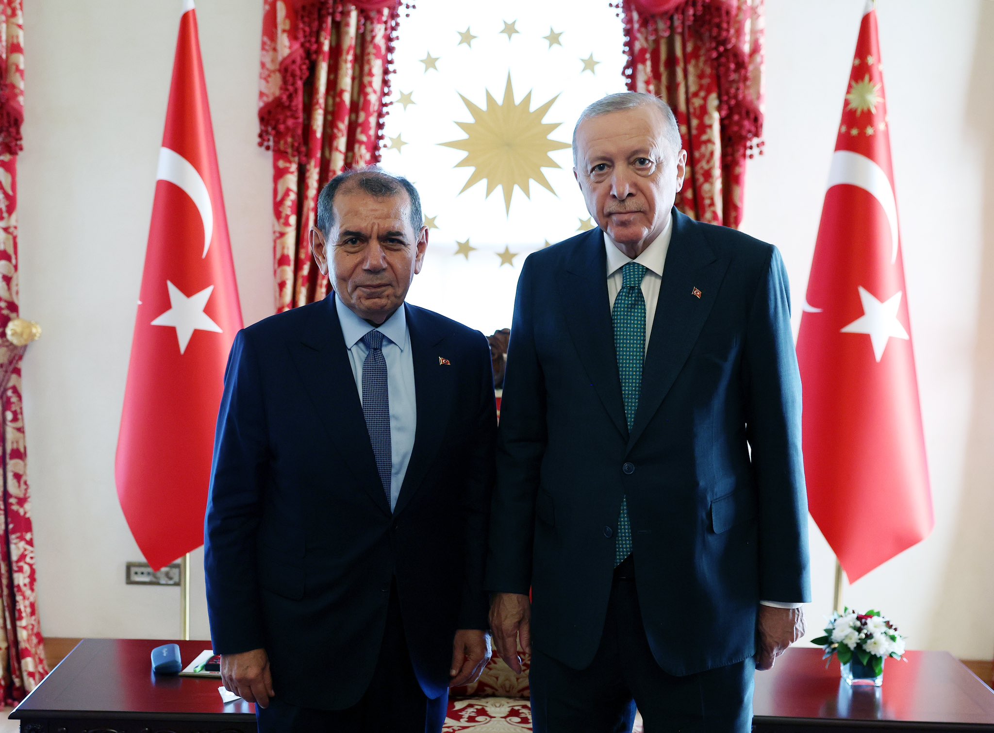 Cumhurbaşkanı Erdoğan, İstanbul Dolmabahçe Çalışma Ofisi'nde 4 büyük spor kulübünün