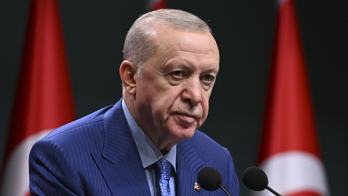 Türkiye'nin ana gündem maddesi fon soruşturması. Soruşturma kapsamında yeni gözaltılar