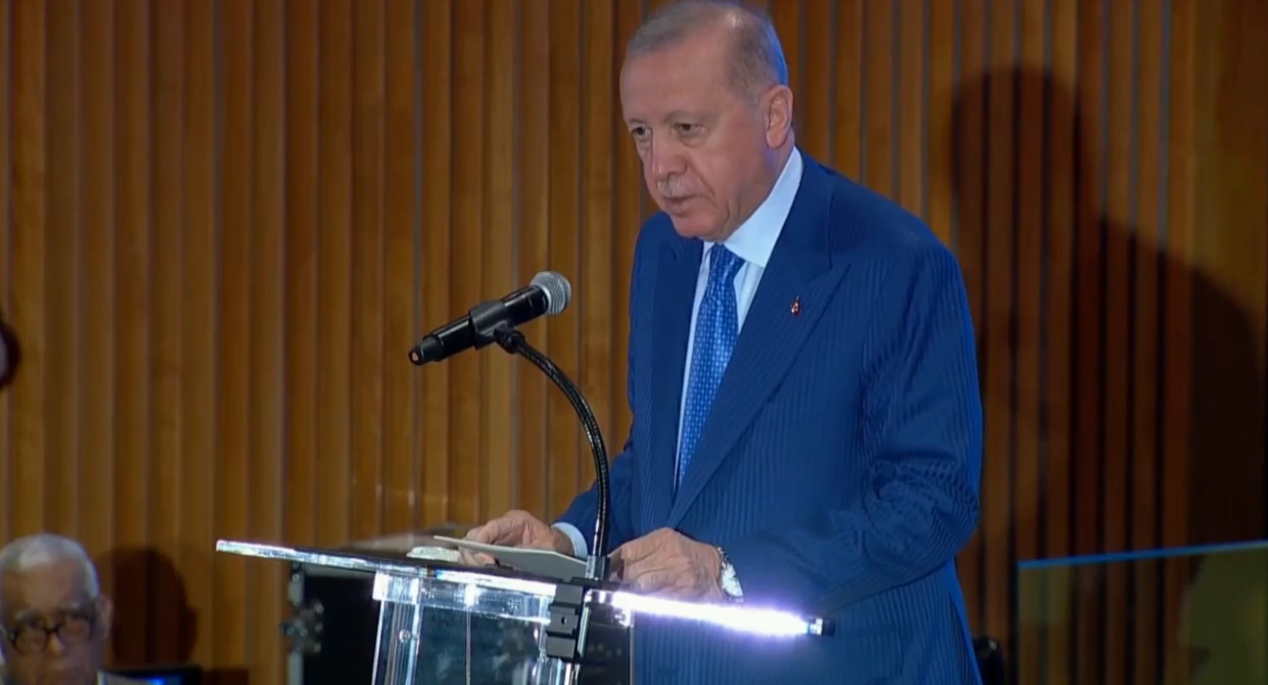 Cumhurbaşkanı Erdoğan, BM İklim Zirvesi'ndeki konuşmasında Nepal'deki felaketi hatırlatarak, "Bu