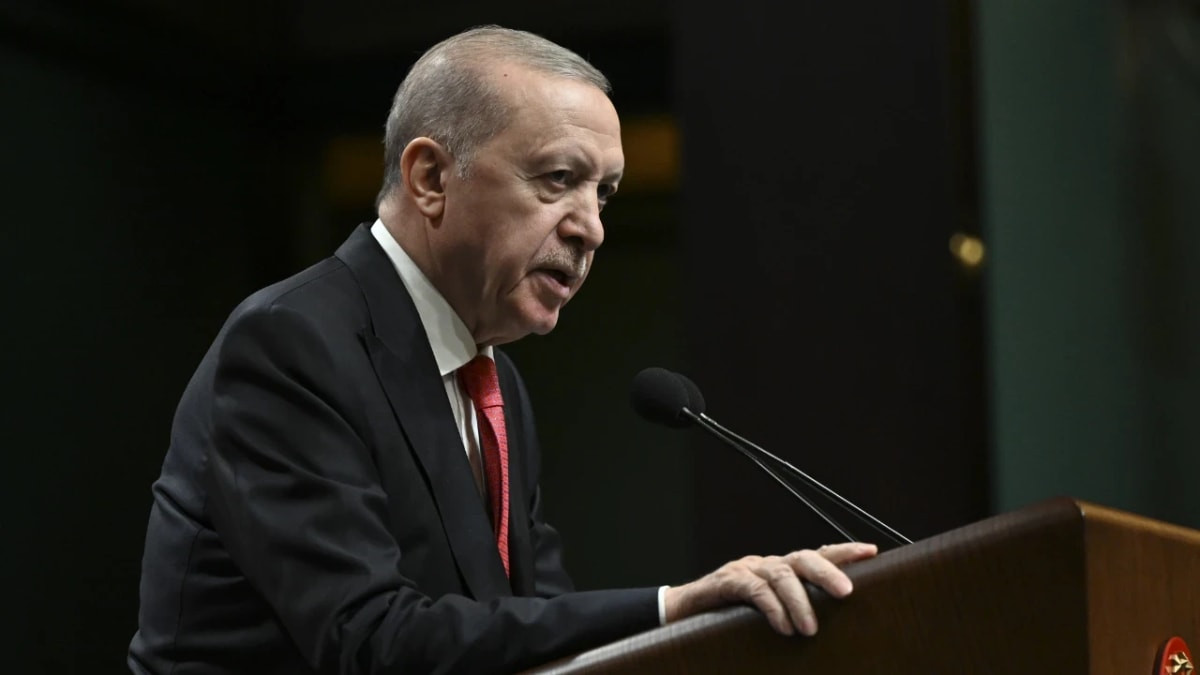 Cumhurbaşkanı Recep Tayyip Erdoğan, Kabine toplantısı sonrası önemli açıklamalarda bulunuyor.