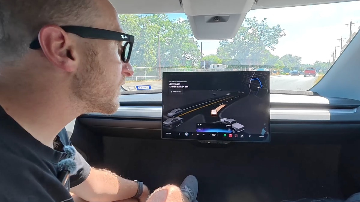 ABD'de bir içerik üreticisinin Cybercab ile yaptığı kurgu test videosu