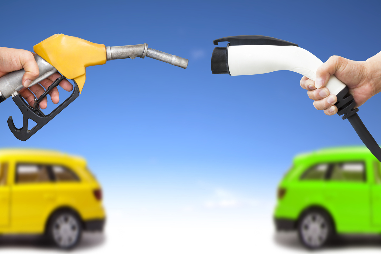 ABD’de yeni elektrikli otomobiller ile içten yanmalı modeller arasındaki fiyat