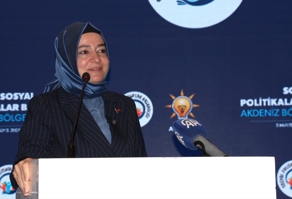 AK Parti Genel Başkan Yardımcısı Fatma Betül Sayan Kaya, görevinden