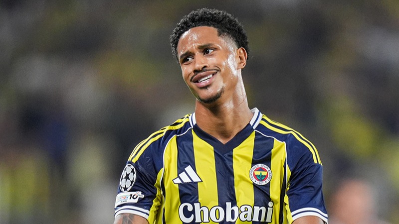 Yaz transfer dönemini hareketli geçiren Fenerbahçe'de Jayden Oosterwolde ile ilgili
