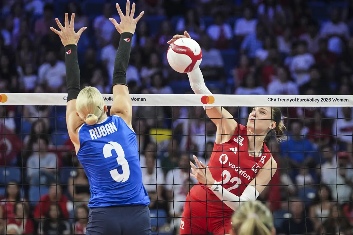 A Milli Kadın Voleybol Takımı, Avrupa Şampiyonası'nda çeyrek finale yükseldi.