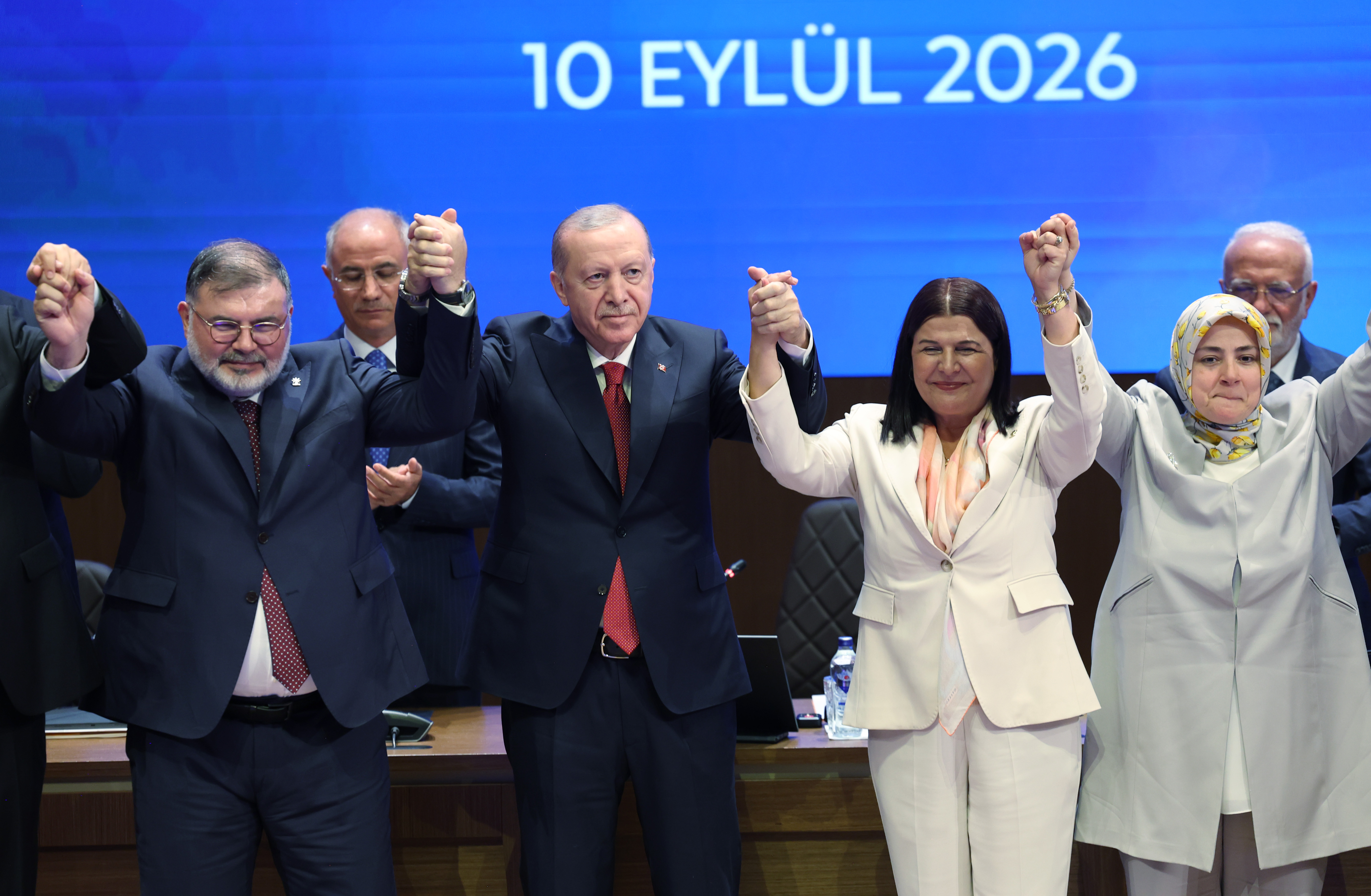 İzmir Foça Belediye Başkanı Saniye Bora Fıçı, AK Parti Genel