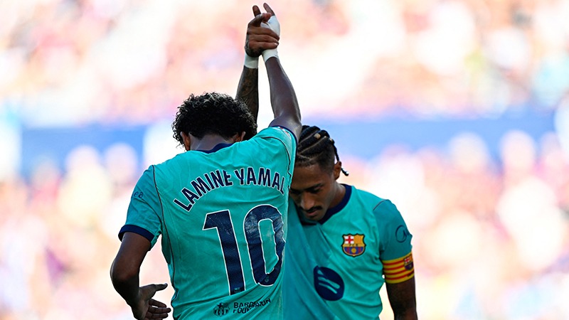 Galatasaray'ın Şampiyonlar Ligi'ndeki rakiplerinden Barcelona, La Liga'da Levante'yi 4 golle