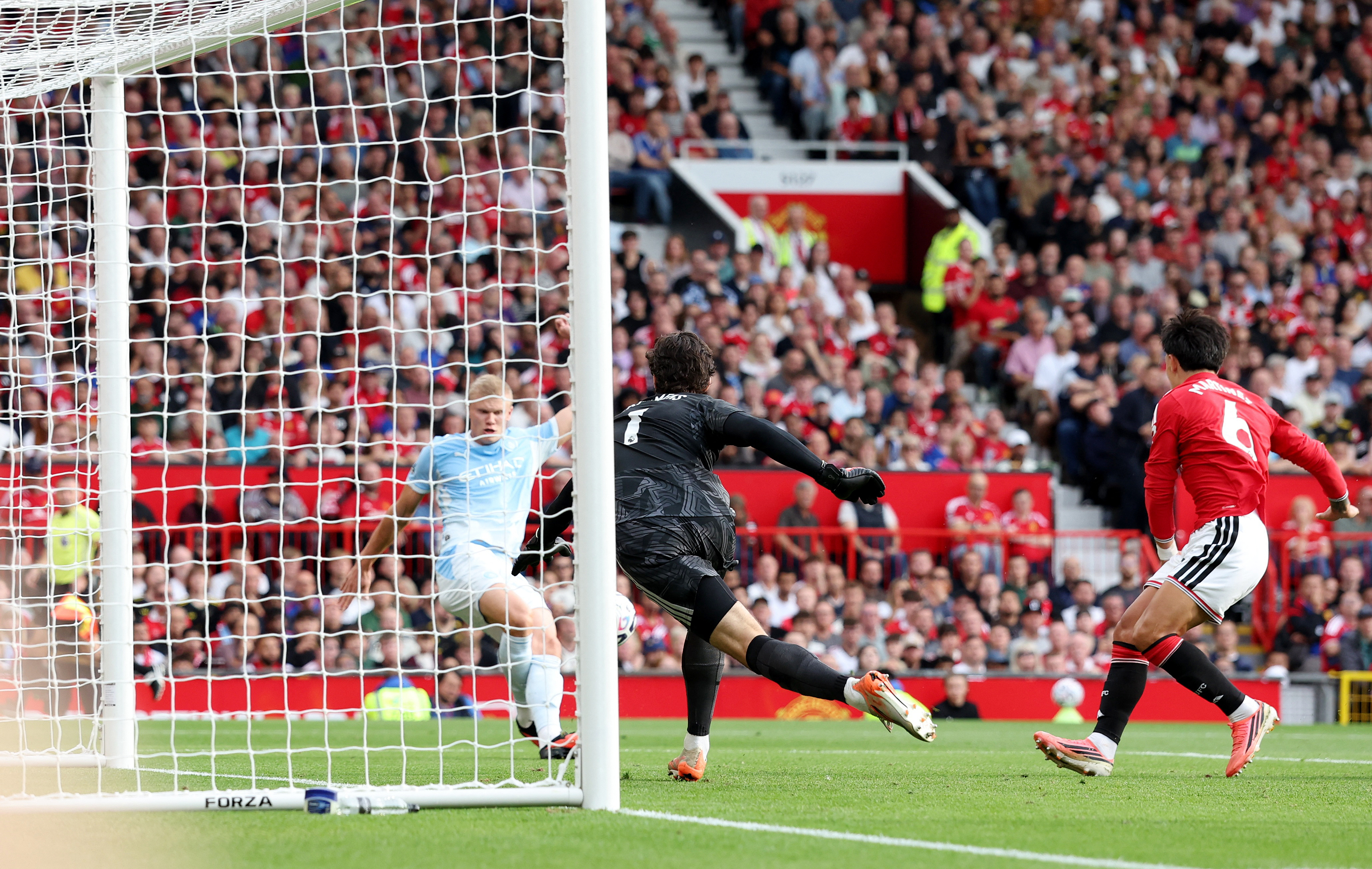 İngiltere Hakem Kurulu, 1-0 biten Manchester derbisindeki Haaland'ın golünde hakem