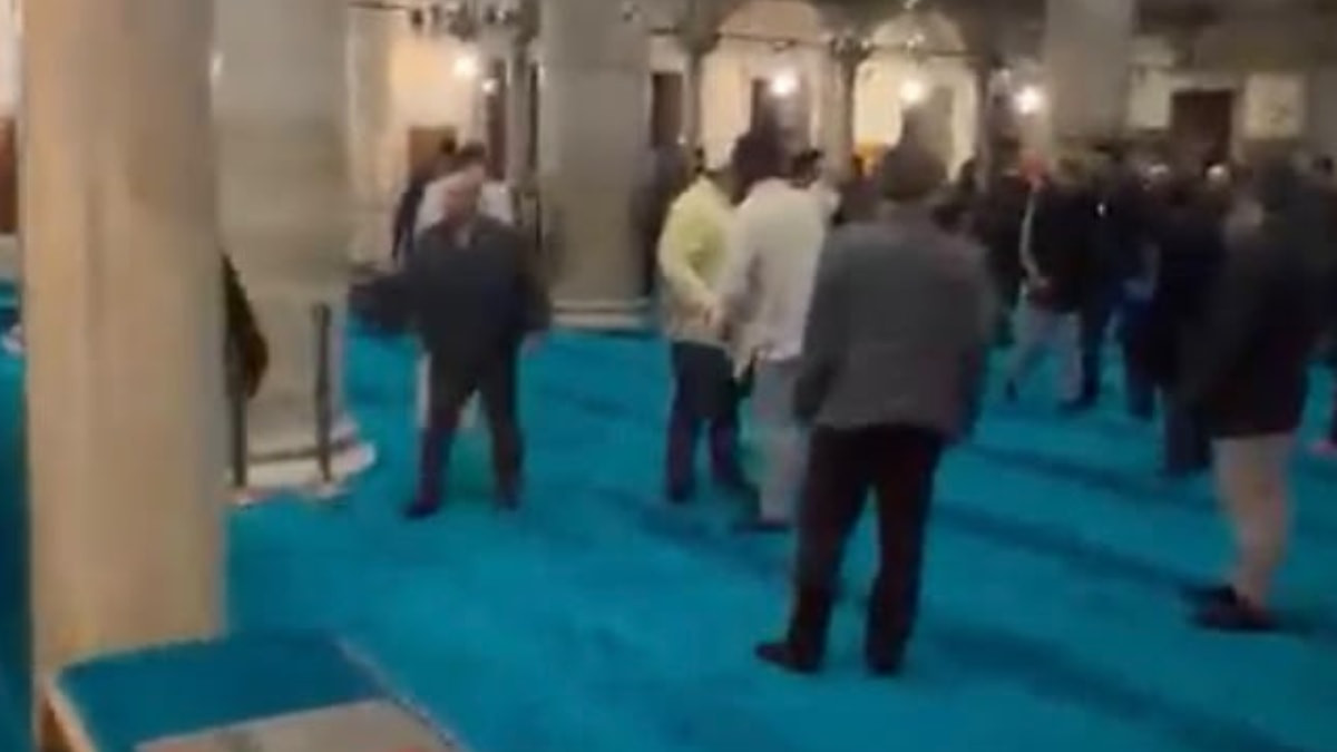 İstanbul Eyüpsultan Camii'nde yaşanan kavgada silahla ateş açılmasına ilişkin 2