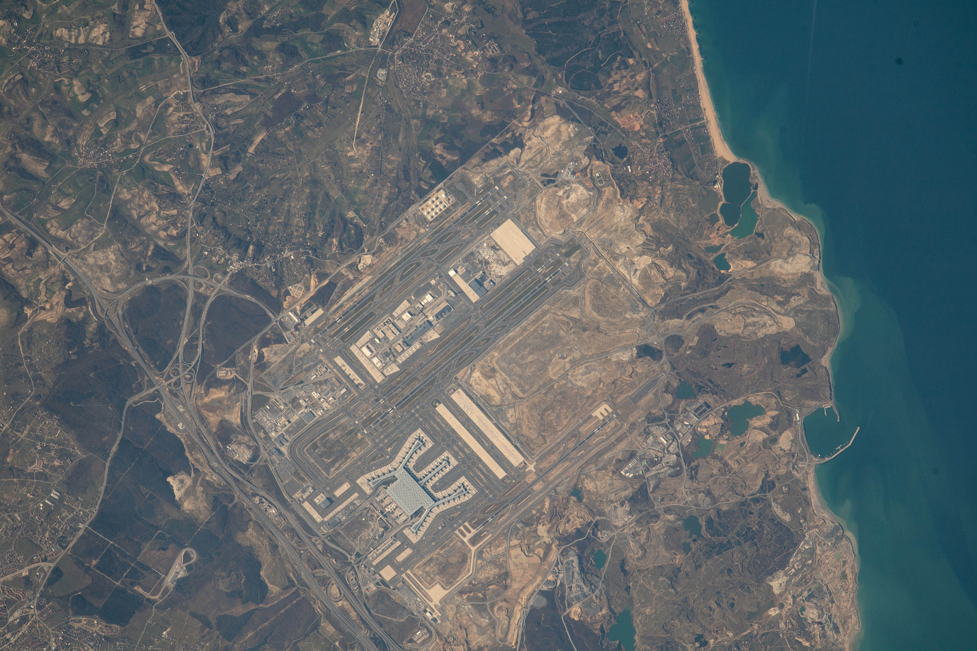 Uluslararası Uzay İstasyonu'nda (ISS) görev yapan astronotlar tarafından çekilen İstanbul