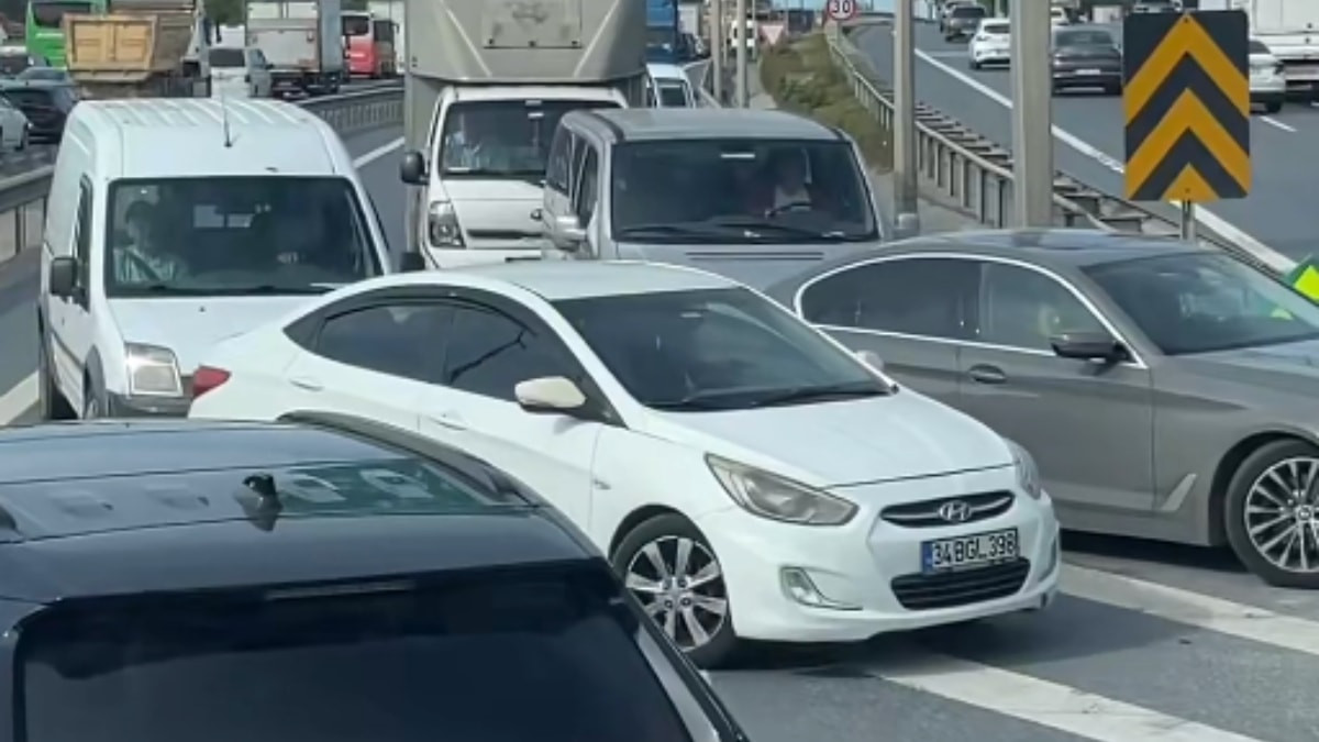 İstanbul'da trafik çilesi her geçen gün artıyor. Hafta sonu sıcak