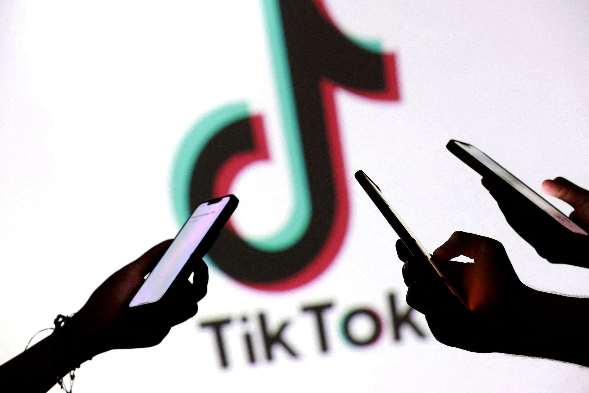 Japon seslendirme sanatçısı Kenjiro Tsuda, sesinin yapay zekayla kopyalanarak videolarda