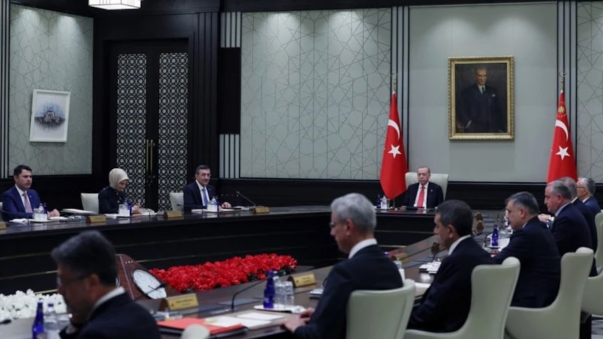 Kabine yarın Beştepe'de Cumhurbaşkanı Recep Tayyip Erdoğan başkanlığında toplanacak. Toplantıda