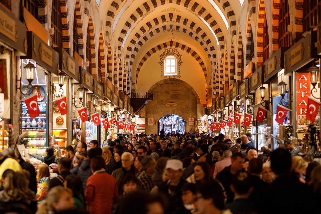 Kapalıçarşı'da bir iş yeri çalışanı tarafından soyuldu. İş yeri sahibi