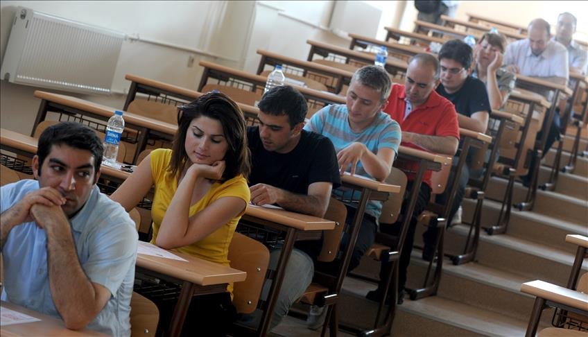 Kamu Personel Seçme Sınavı (KPSS) ön lisans oturumu için geri
