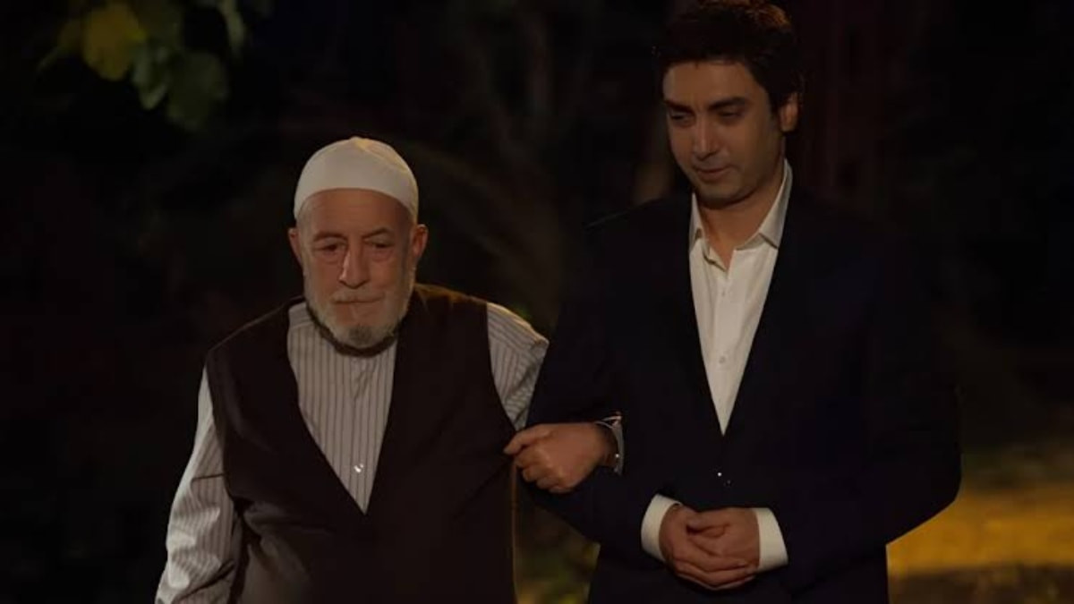 Kurtlar Vadisi dizisinde "Ömer Baba" karakterini canlandıran Emin Olcay, Kaşif