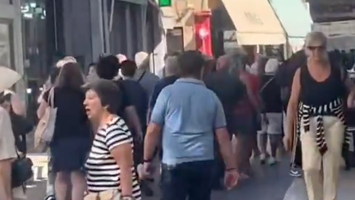 Kapıda vize uygulamasıyla Yunanistan’a akın eden Türk turistlerin sağladığı ekonomik
