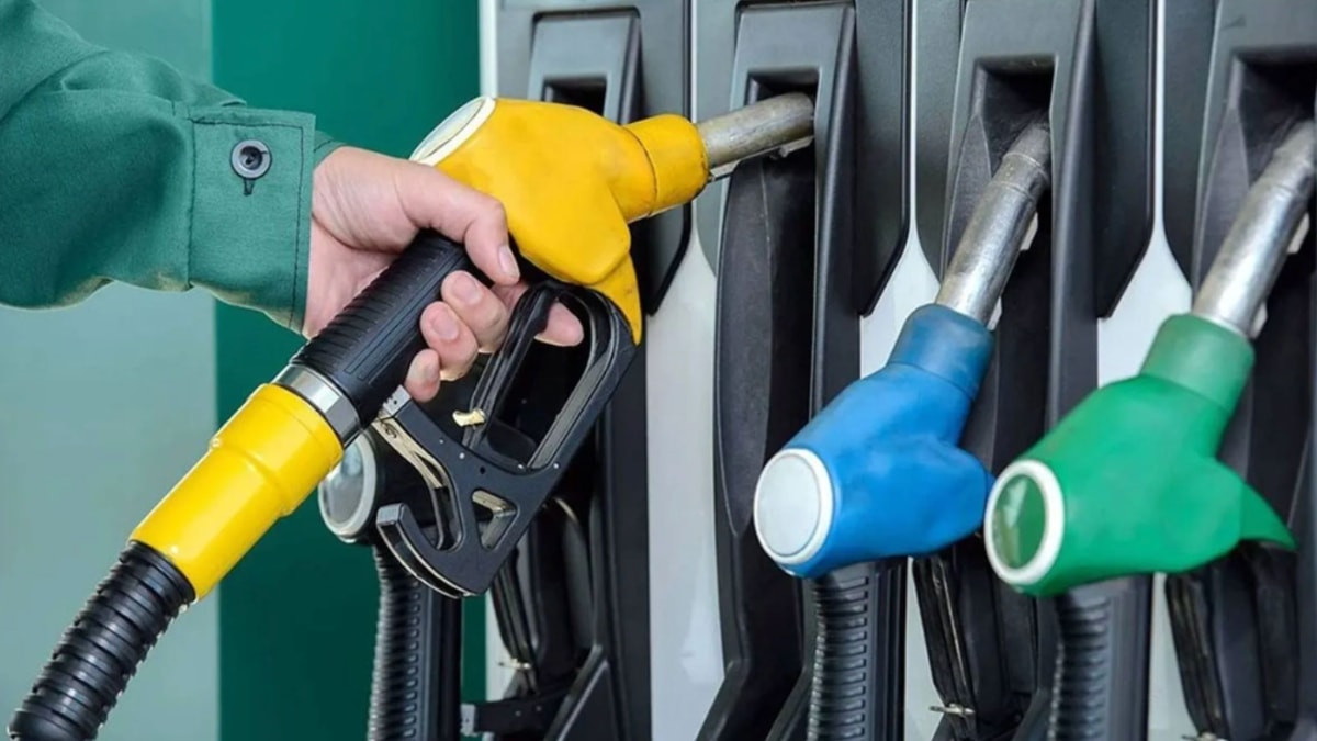 Benzinin litre fiyatına gelen 3,20 TL’lik artışın ardından motorine de
