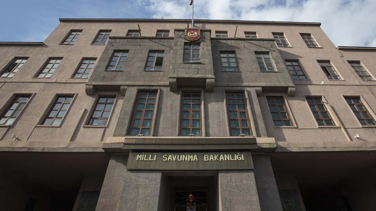 Millî Savunma Bakanlığı, haftalık basın bilgilendirme toplantısında, SDG'nin feshine ilişkin,