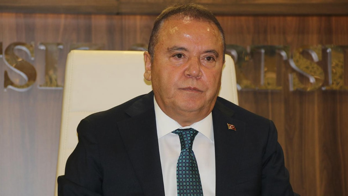 CHP'li Muhittin Böcek hakkında başlatılan fuhuş soruşturmasında çarpıcı detaylar gün