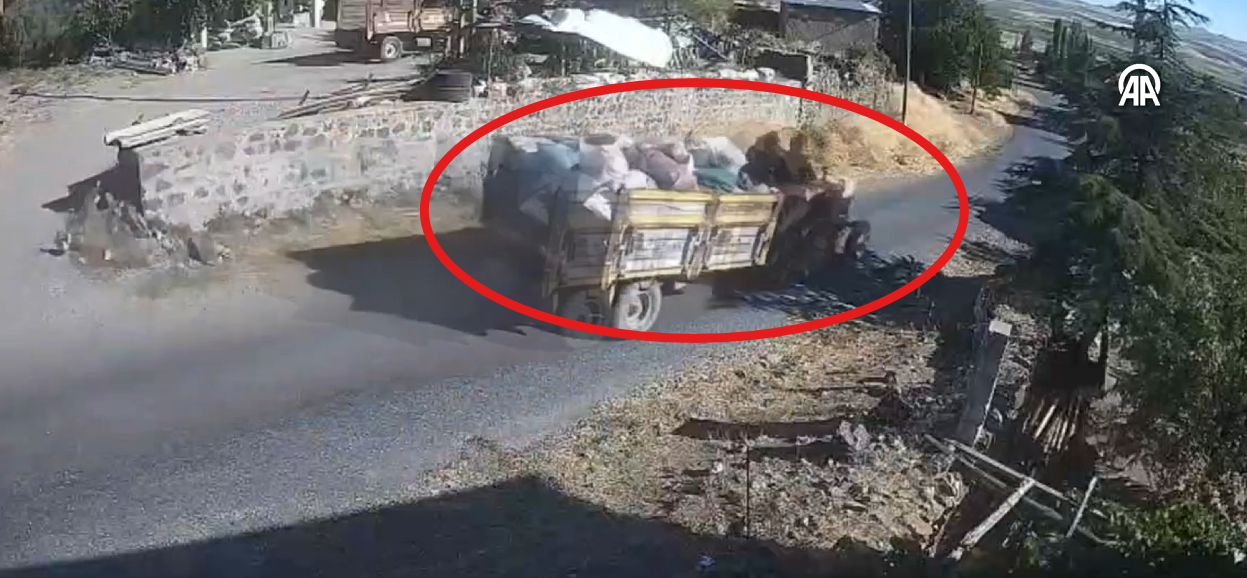 Nevşehir'in Gülşehir ilçesinde, traktörün devrilmesi sonucu 1 kişinin hayatını kaybettiği,