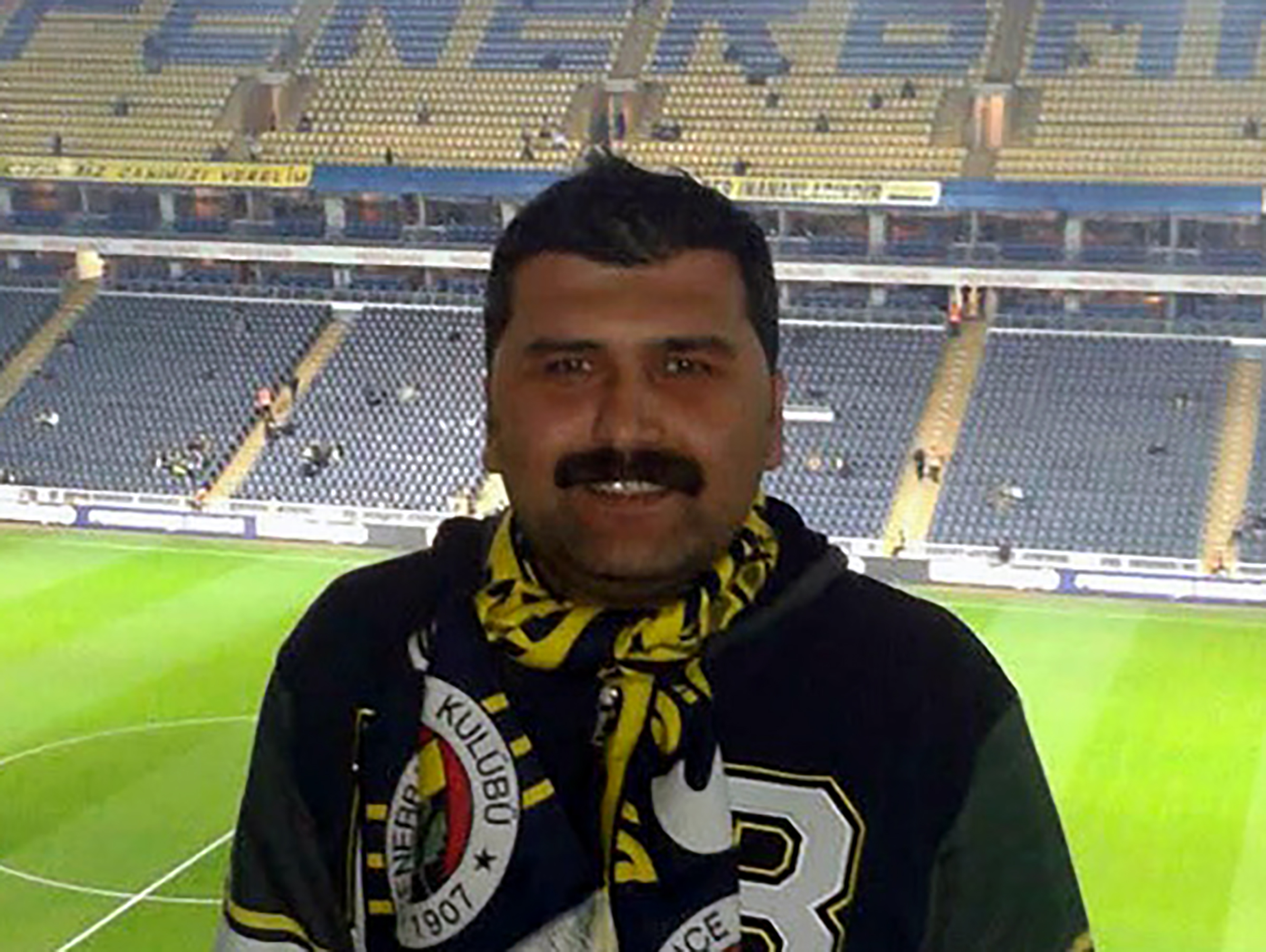 Fenerbahçe-Beşiktaş derbisinde tribünde kalp krizi geçirerek hayatını kaybeden Fenerbahçe taraftarı
