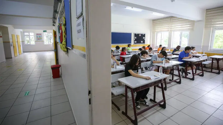 Milli Eğitim Bakanlığı (MEB), öğretmenlerin mazerete bağlı yer değişikliğiyle ilgili