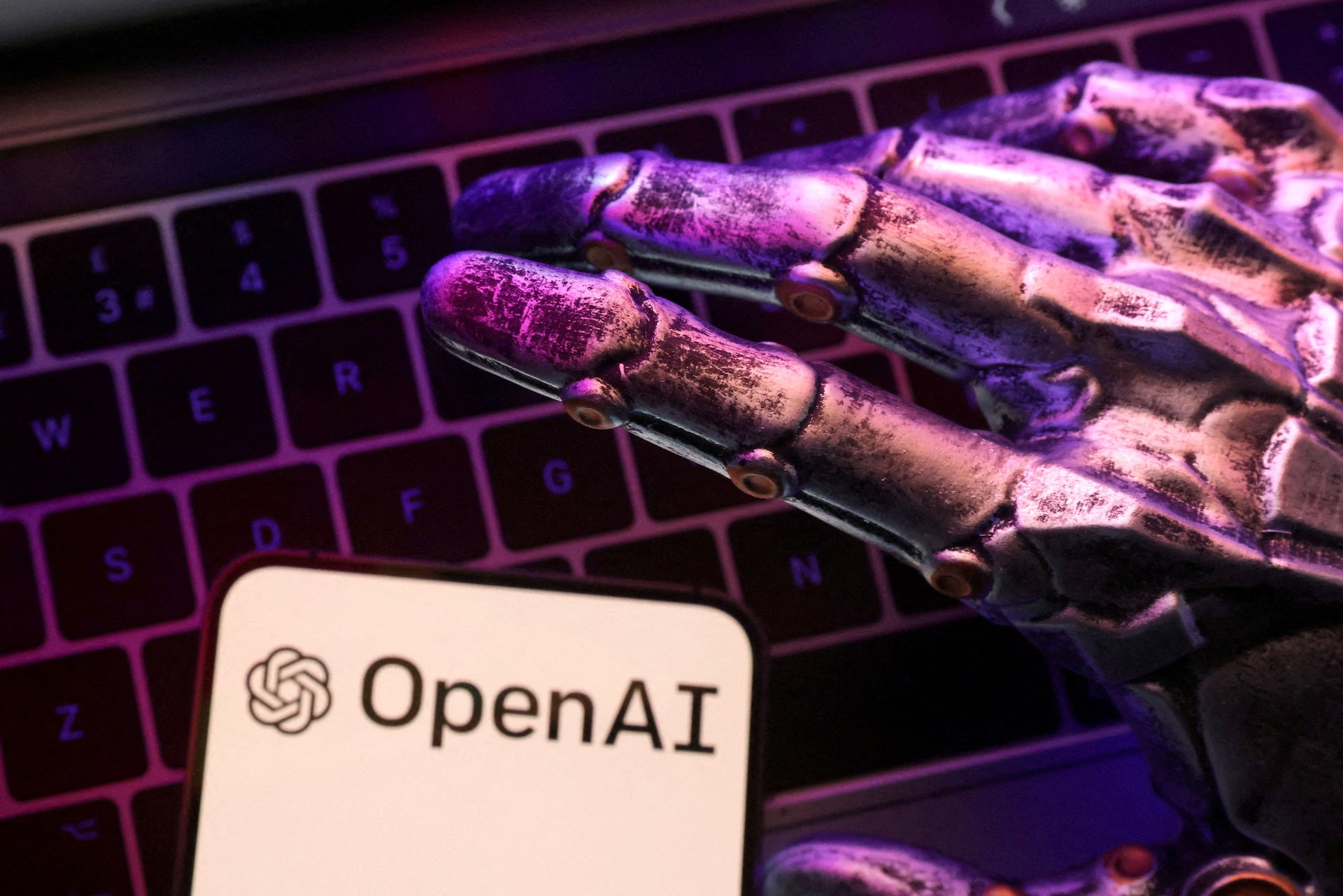OpenAI CEO'su Sam Altman, yapay zekanın insanlığı yok etme riskinin