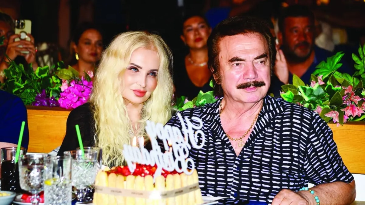 Orhan Gencebay'ın eşi Sevim Emre, tatilden bikinili pozunu paylaştı. 82
