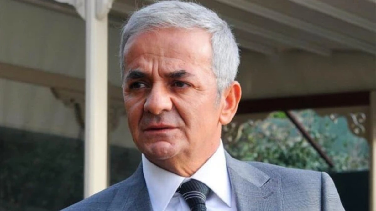 Ünlü oyuncu Zafer Algöz, eşi Lale Algöz ile 25. evlilik