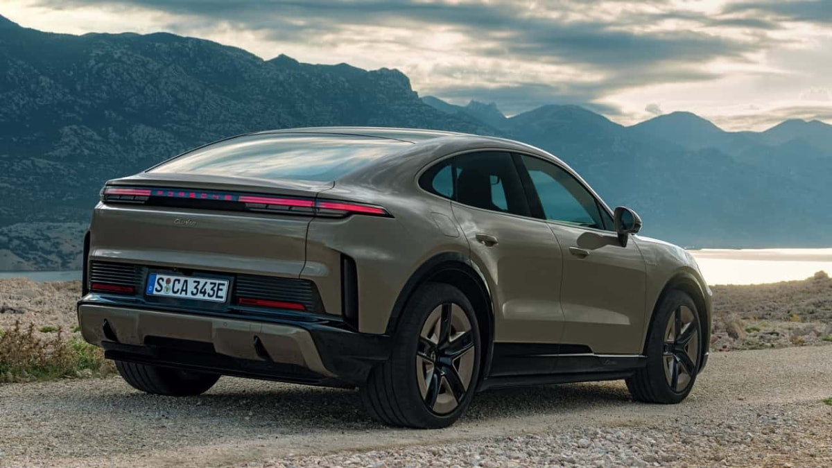 Porsche, sürücülere tek bir tuşla tam otomatik konforu veya üçüncü