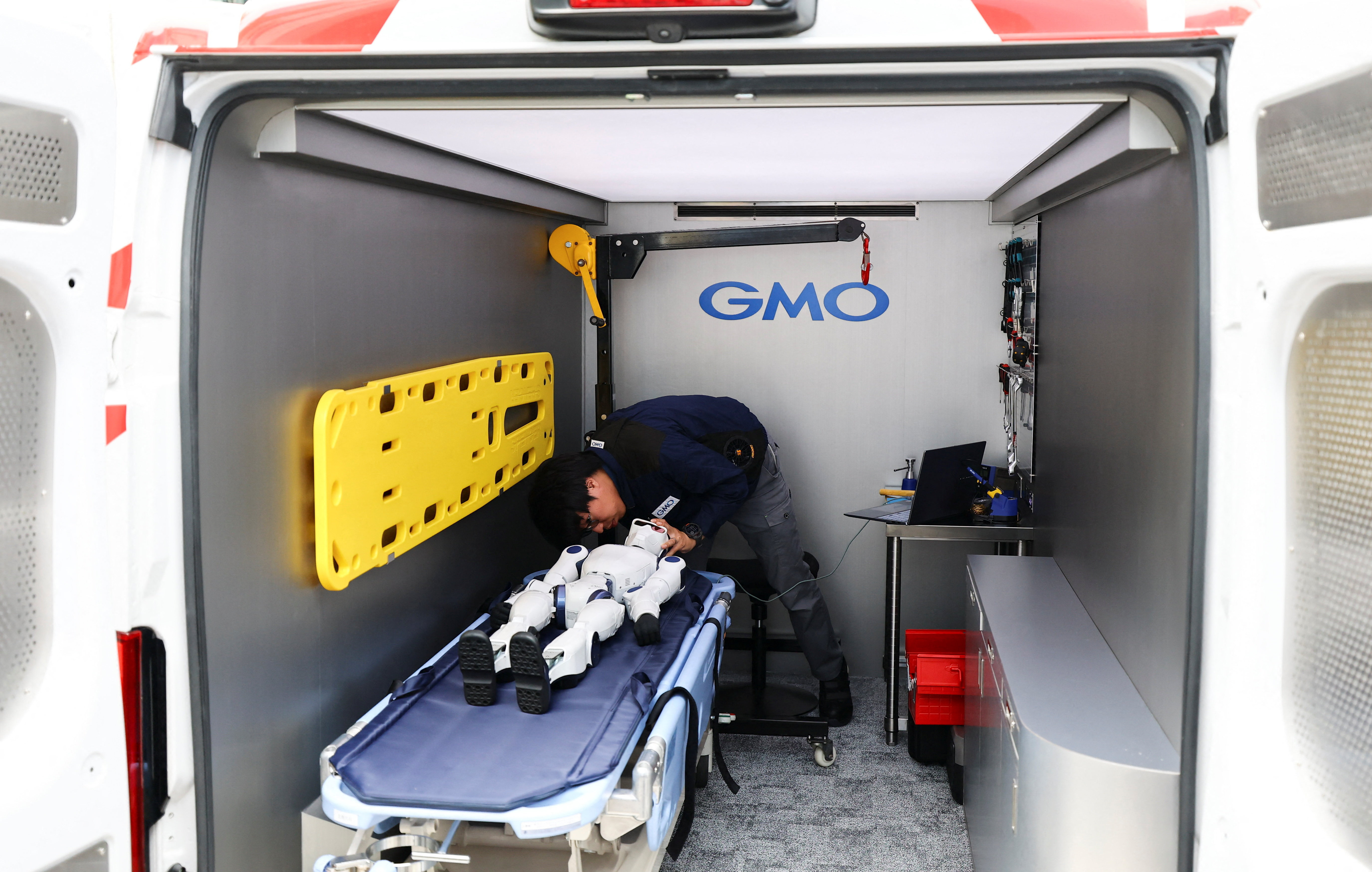 Japonya'da arızalanan insansı robotlara bakım ve onarım desteği için "ambulans"