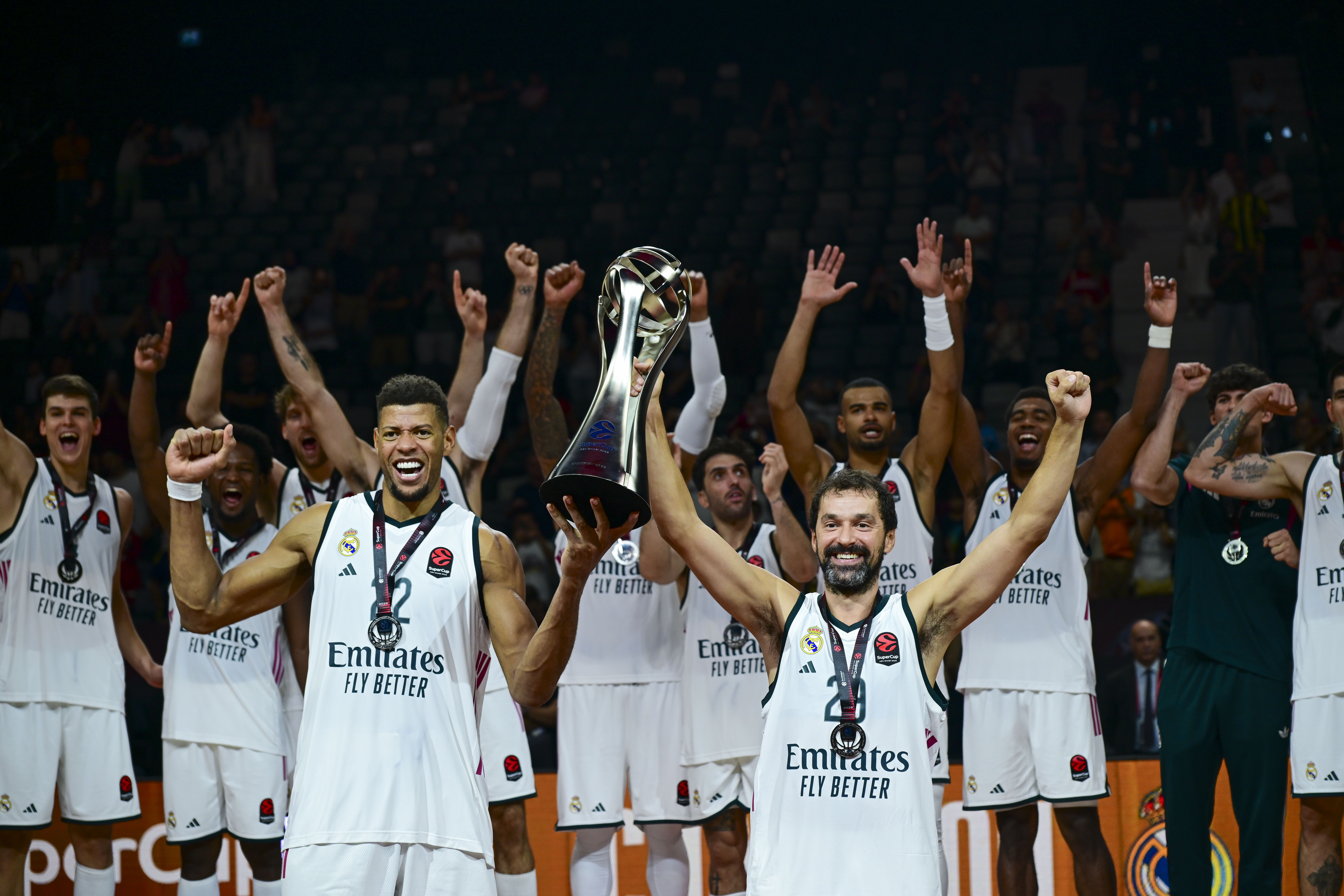EuroLeague Süper Kupa finalinde Olympiakos'u 93-89 yenen Real Madrid, şampiyon