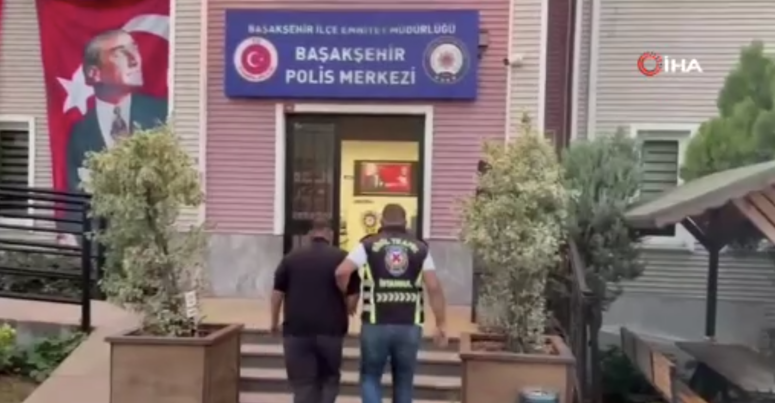 İstanbul’da ambulansa yol vermeyen 22 yaşındaki sürücü yakalandı. Ehliyeti 30