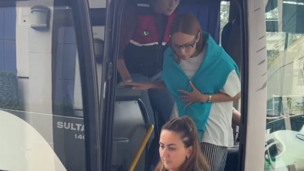 Ünlülere yönelik uyuşturucu soruşturması kapsamında sabah saatlerinde düğmeye basıldı. Melis