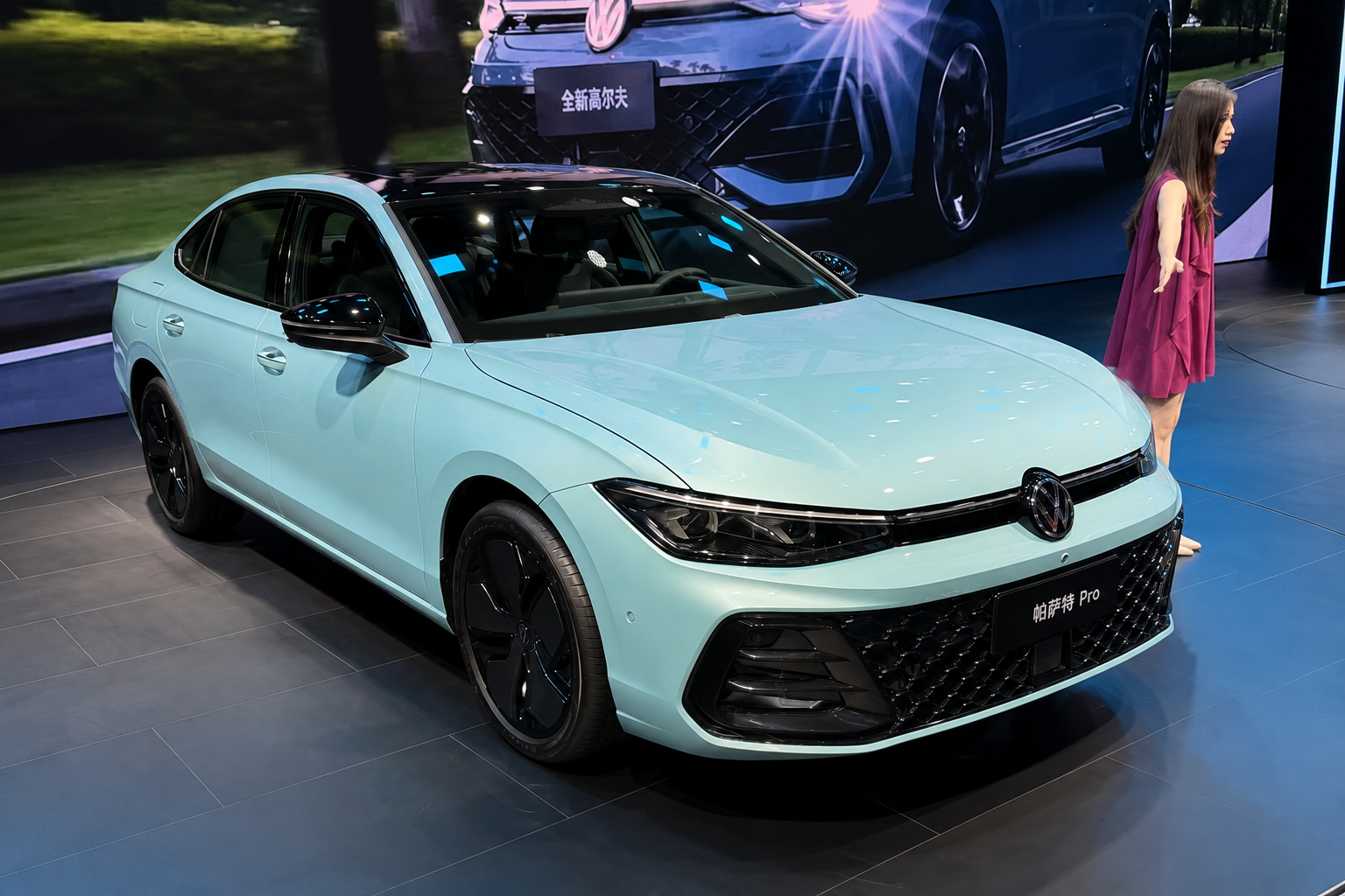 Volkswagen, Çin pazarı için hazırladığı Passat Pro'nun 2027 model versiyonunu