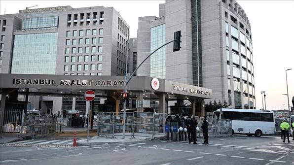 İstanbul'daki adliyelerde yürütülen yargı süreçlerine menfaat karşılığında müdahale edildiği iddiasıyla