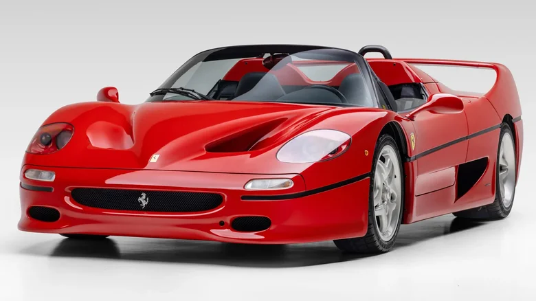 Ferrari'nin en nadir modellerinden F50, açık artırmada 20 milyon doların