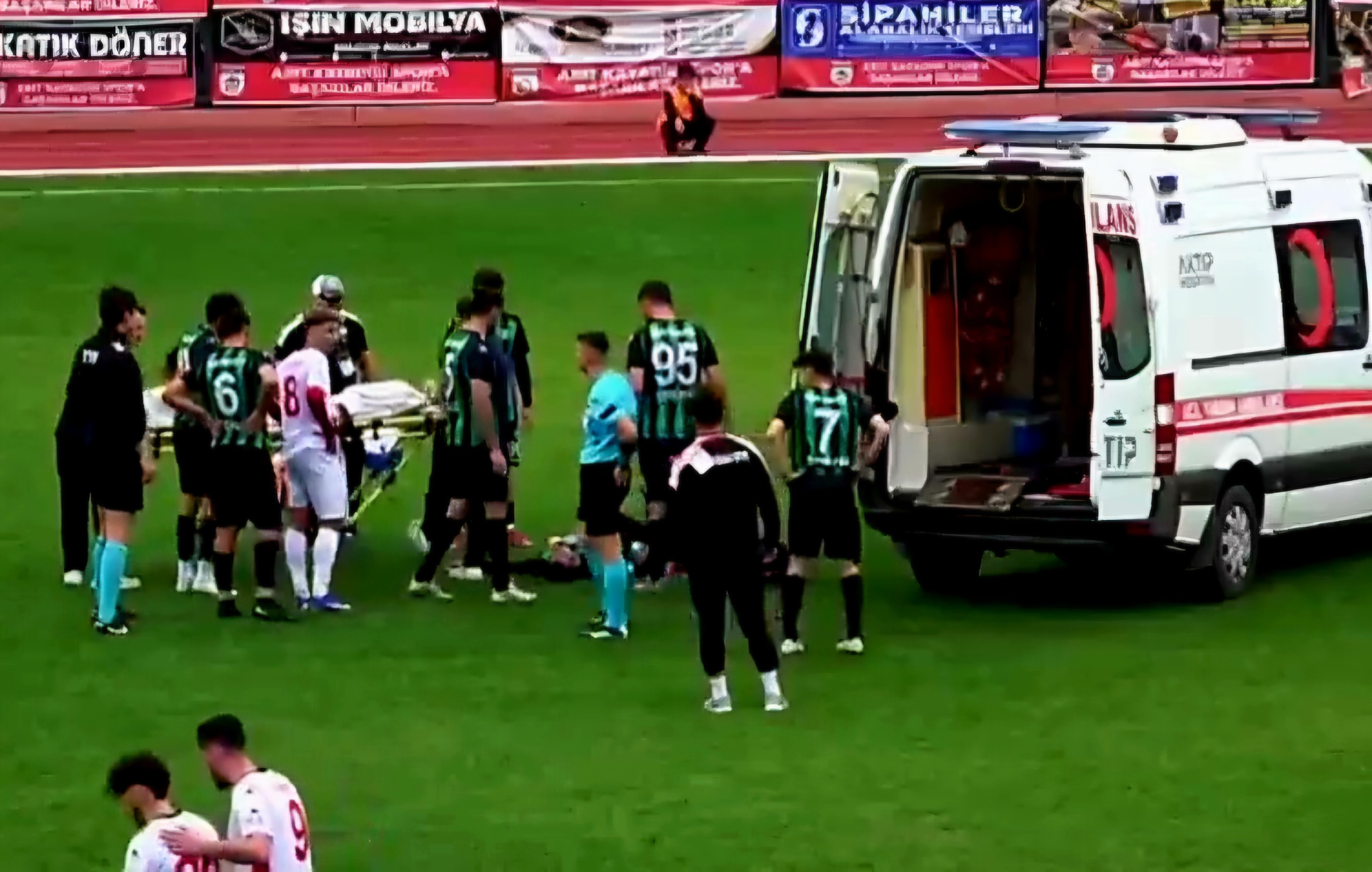 Bartın'da Arıt Kayadibispor ile Gençlik Mimar Sinan Spor arasında oynanan