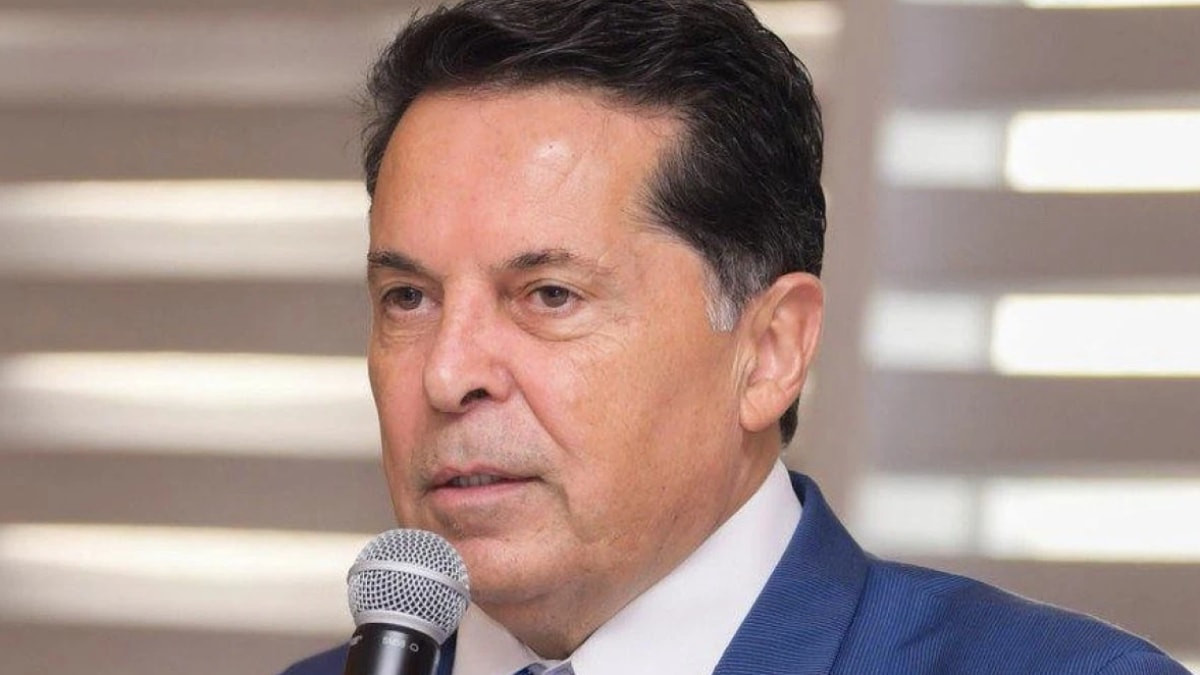Görevden uzaklaştırılan Esenyurt Belediye Başkanı Ahmet Özer, Yeni Parti’ye katıldığını