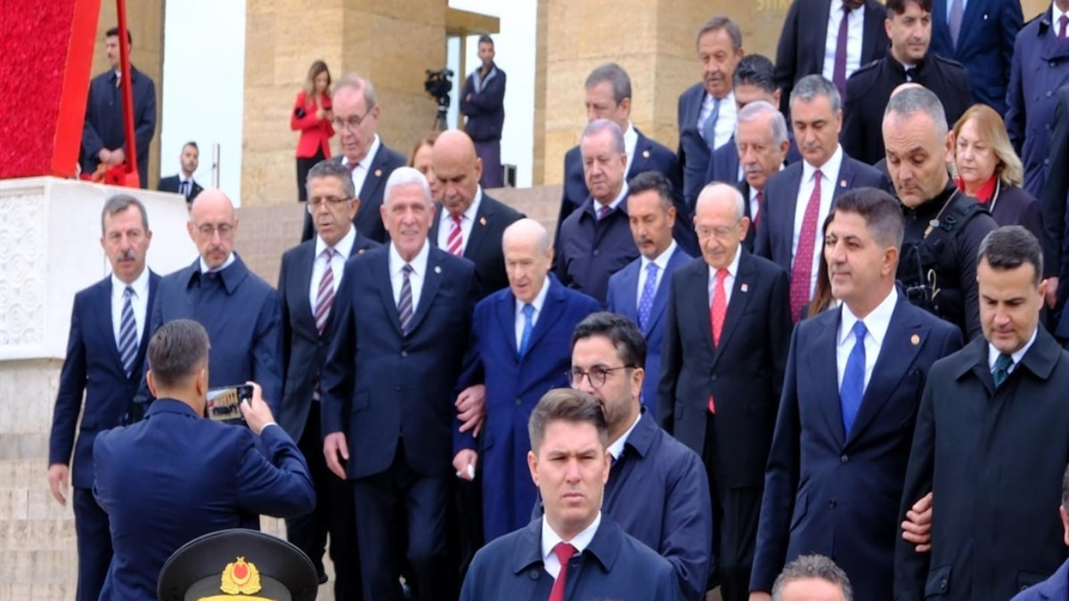 29 Ekim Cumhuriyet Bayramı kapsamında Anıtkabir'de düzenlenen törende bir araya