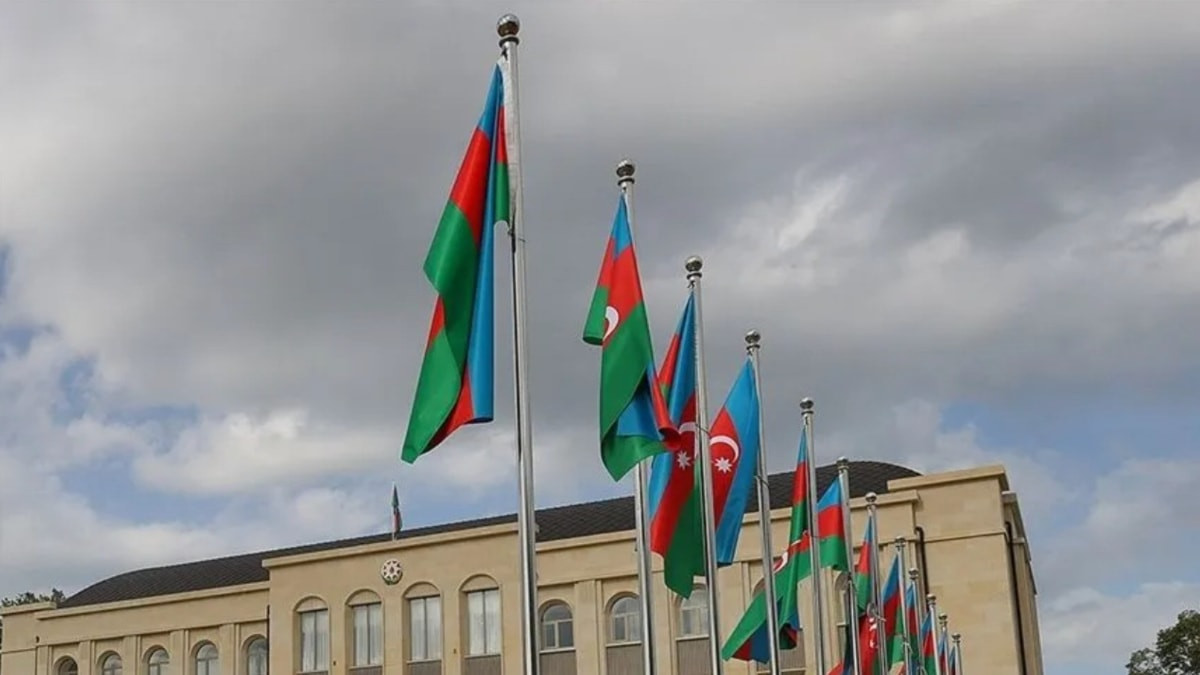 Azerbaycan makamları, sosyal medya ve internet ortamındaki açıklamalarını gerekçe göstererek